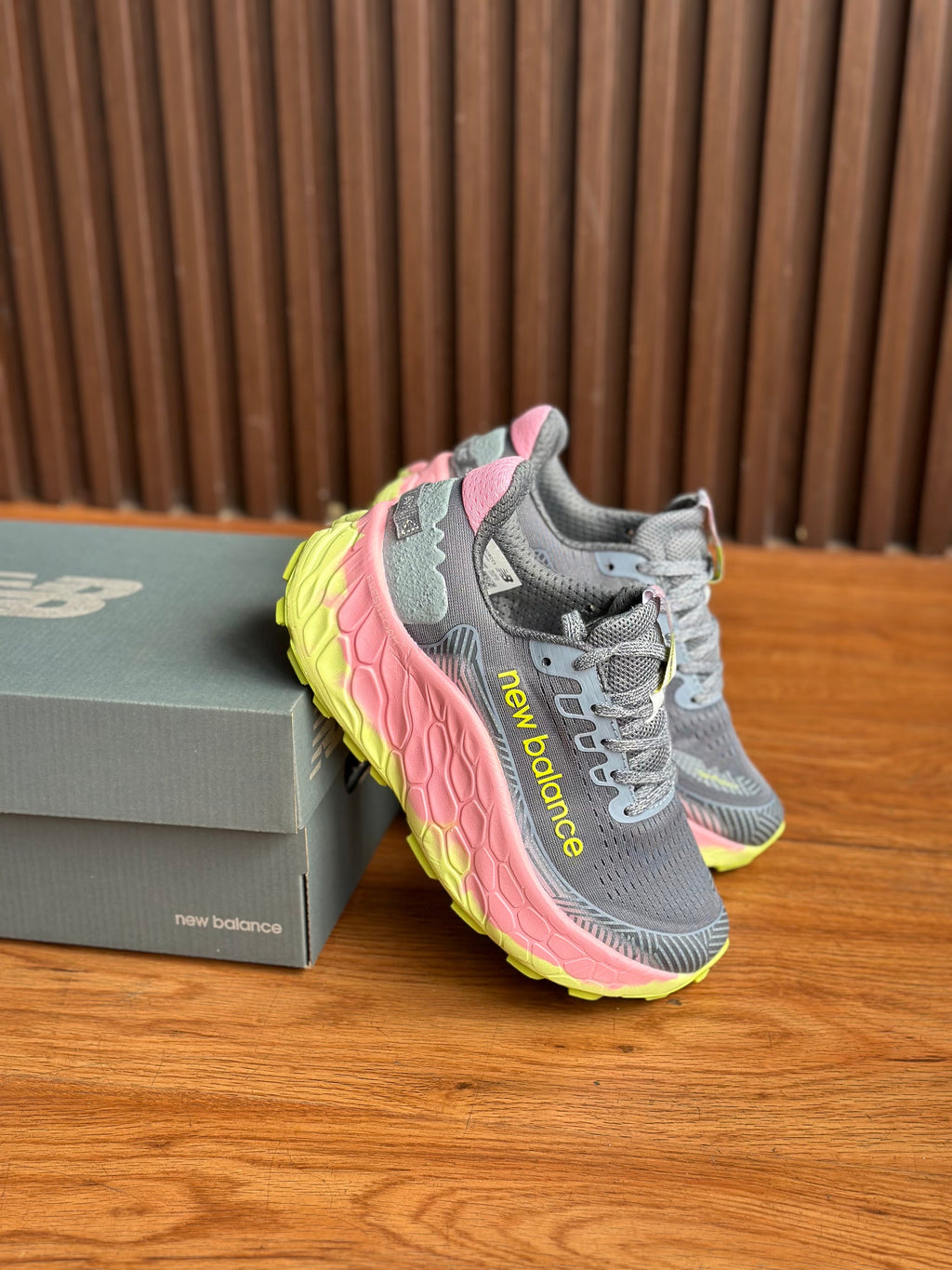 NEW BALANCE MORE V4