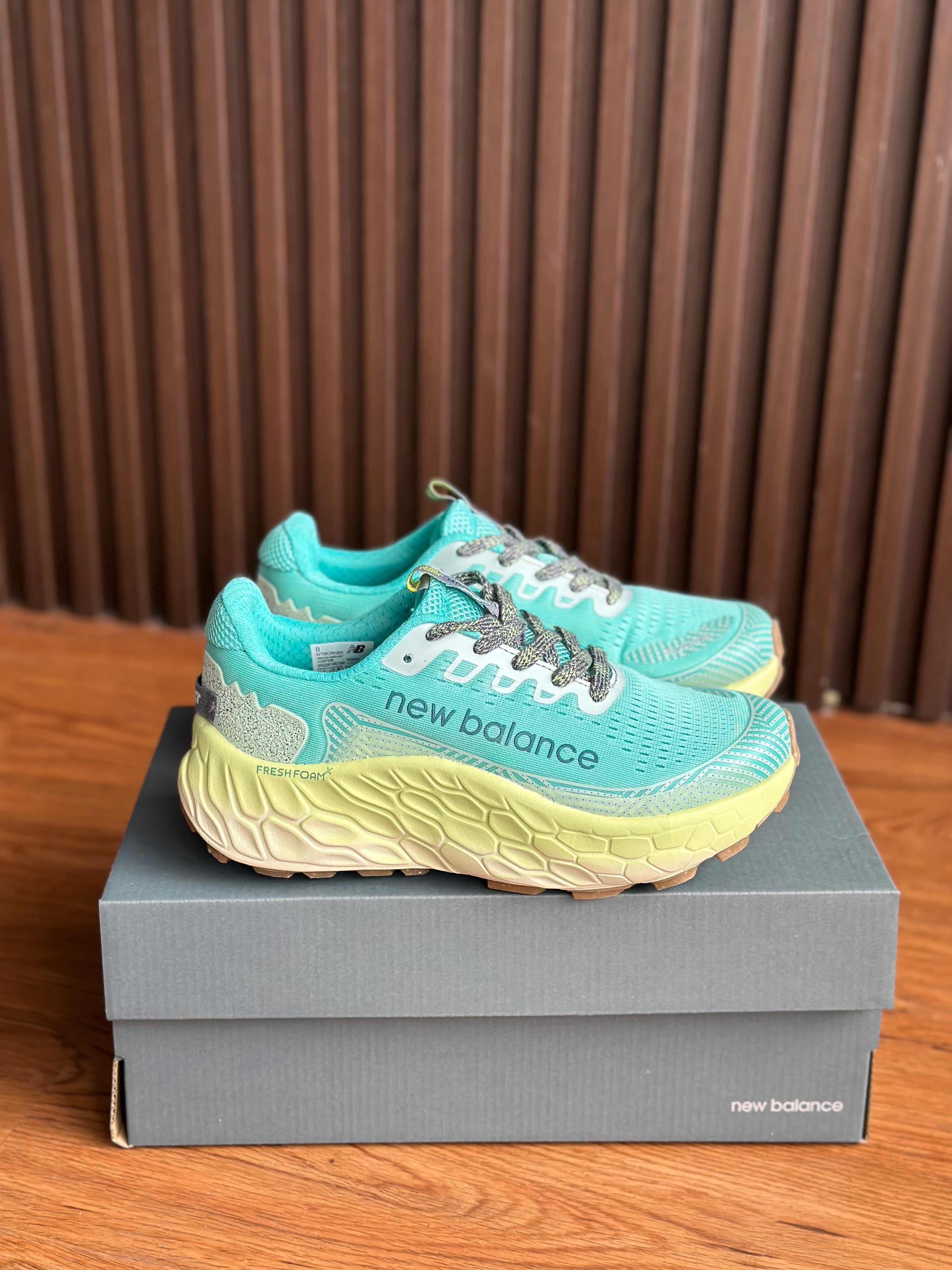 NEW BALANCE MORE V4