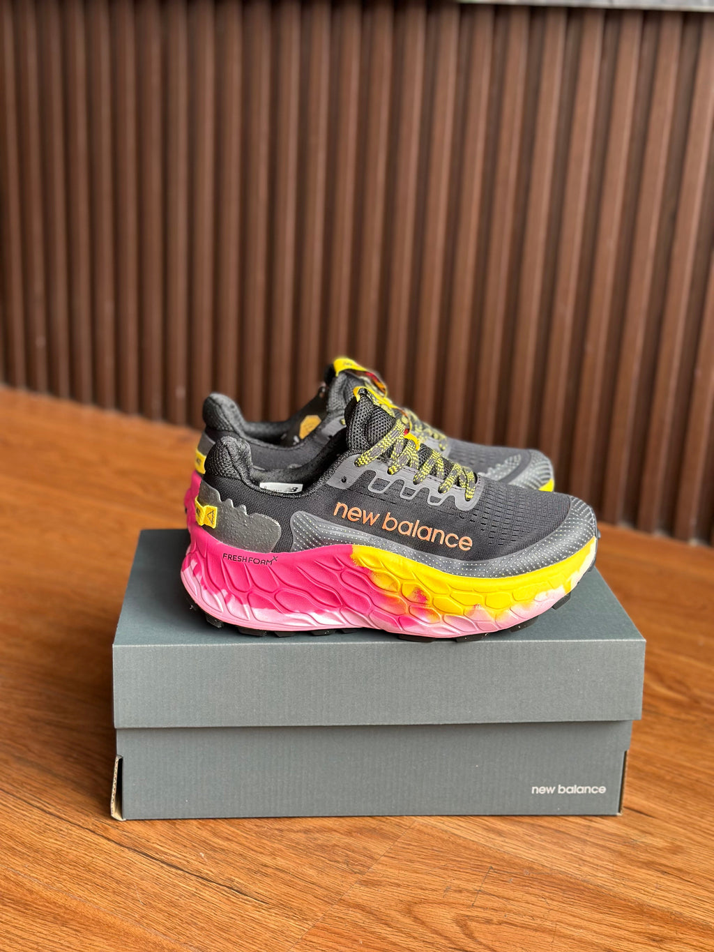 NEW BALANCE MORE V4