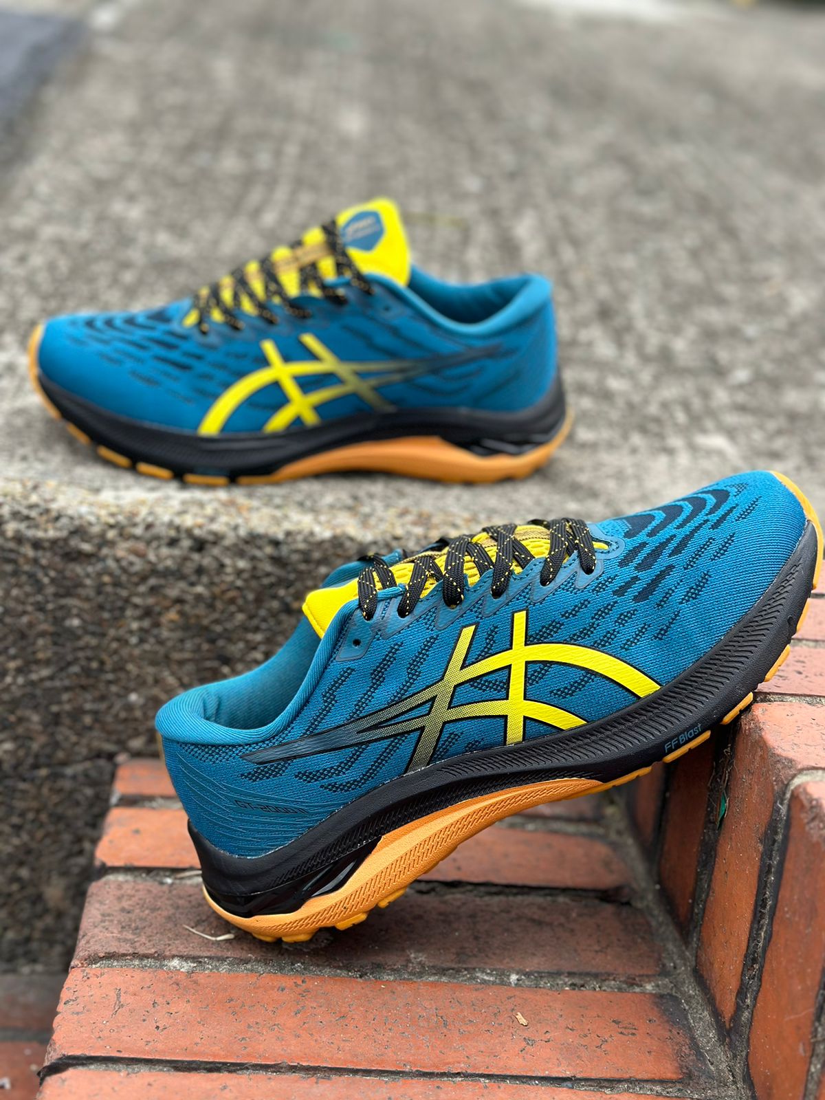 ASICS 2000FF