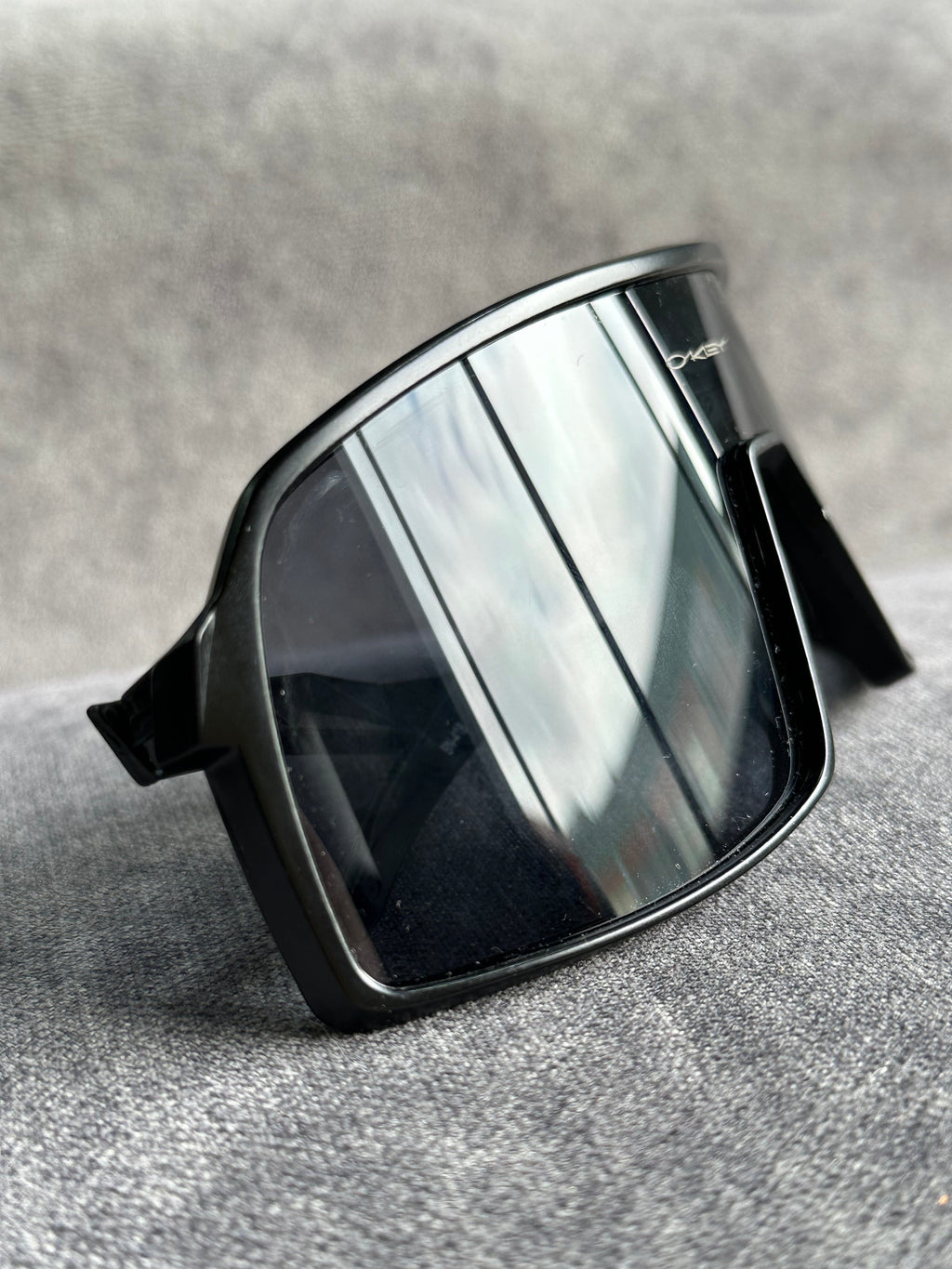OAKLEY