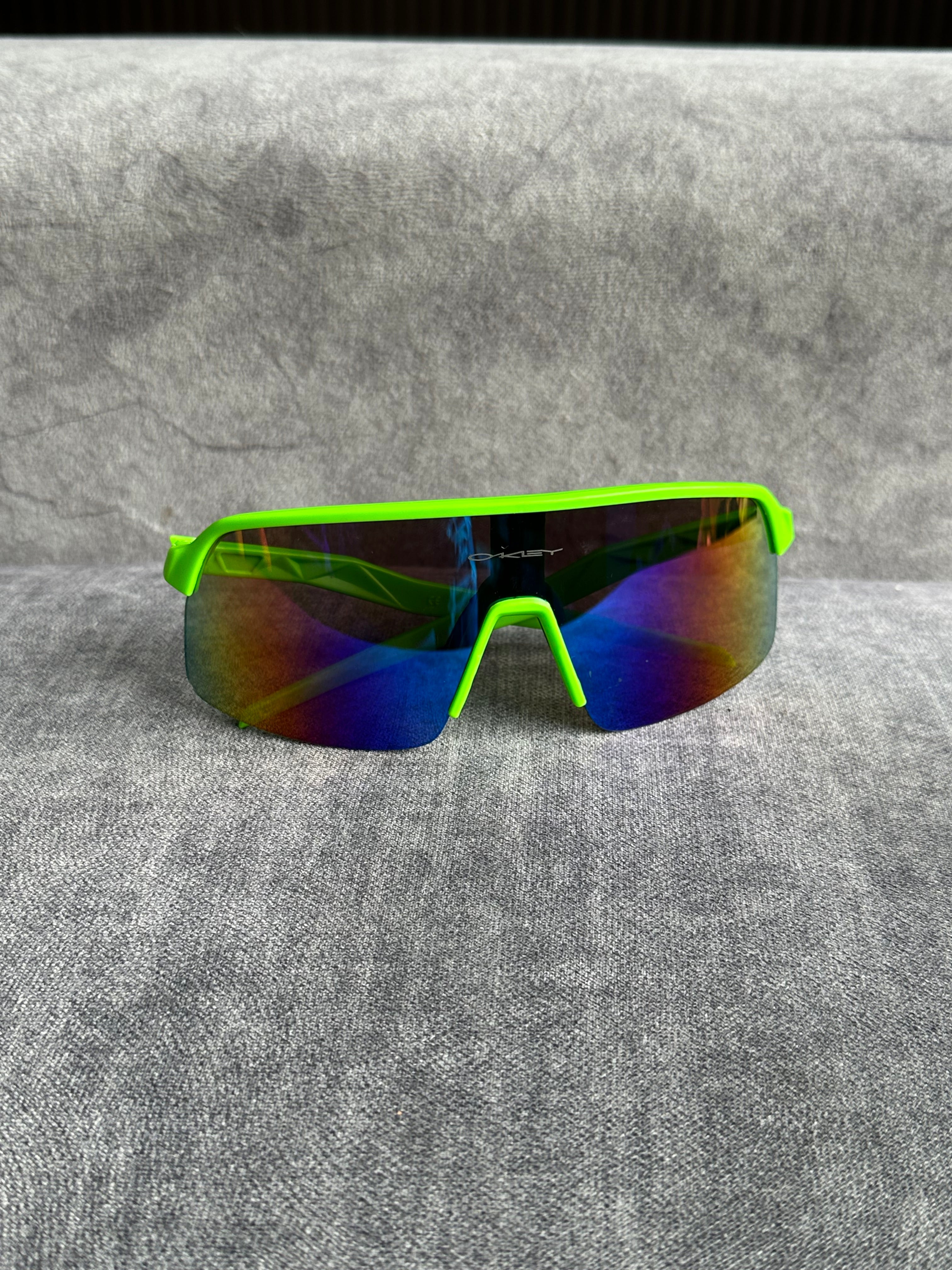 OAKLEY