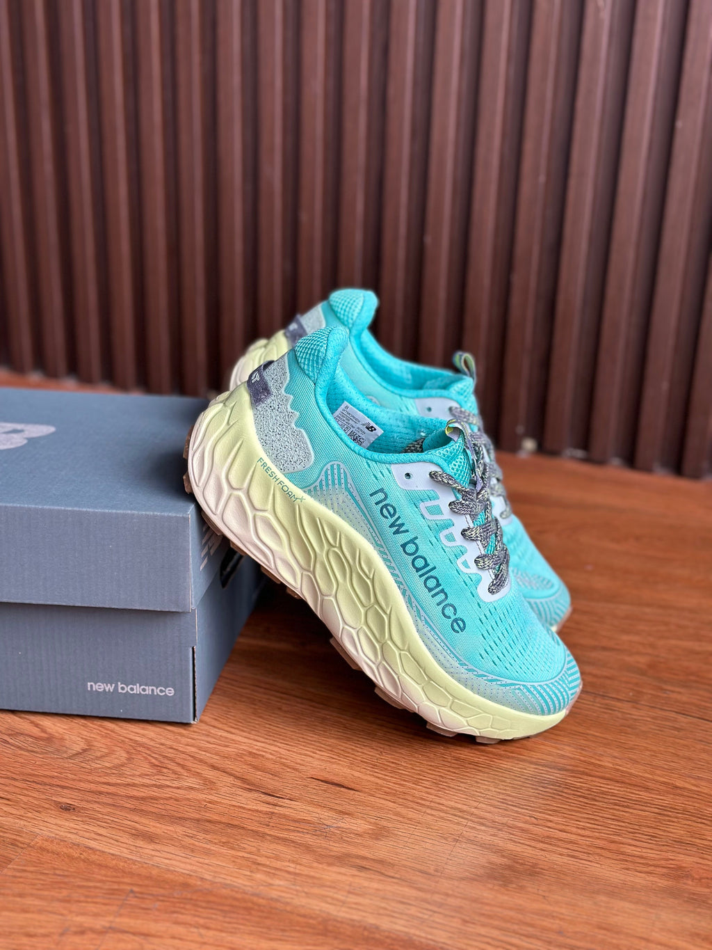 NEW BALANCE MORE V4
