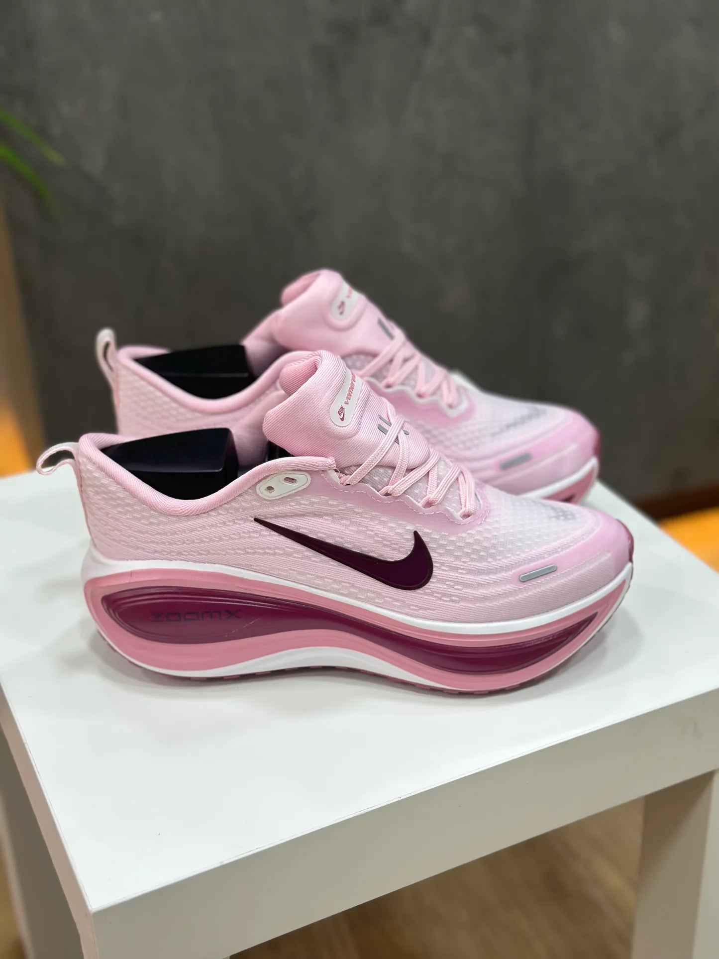 NIKE VOMERO PLUS