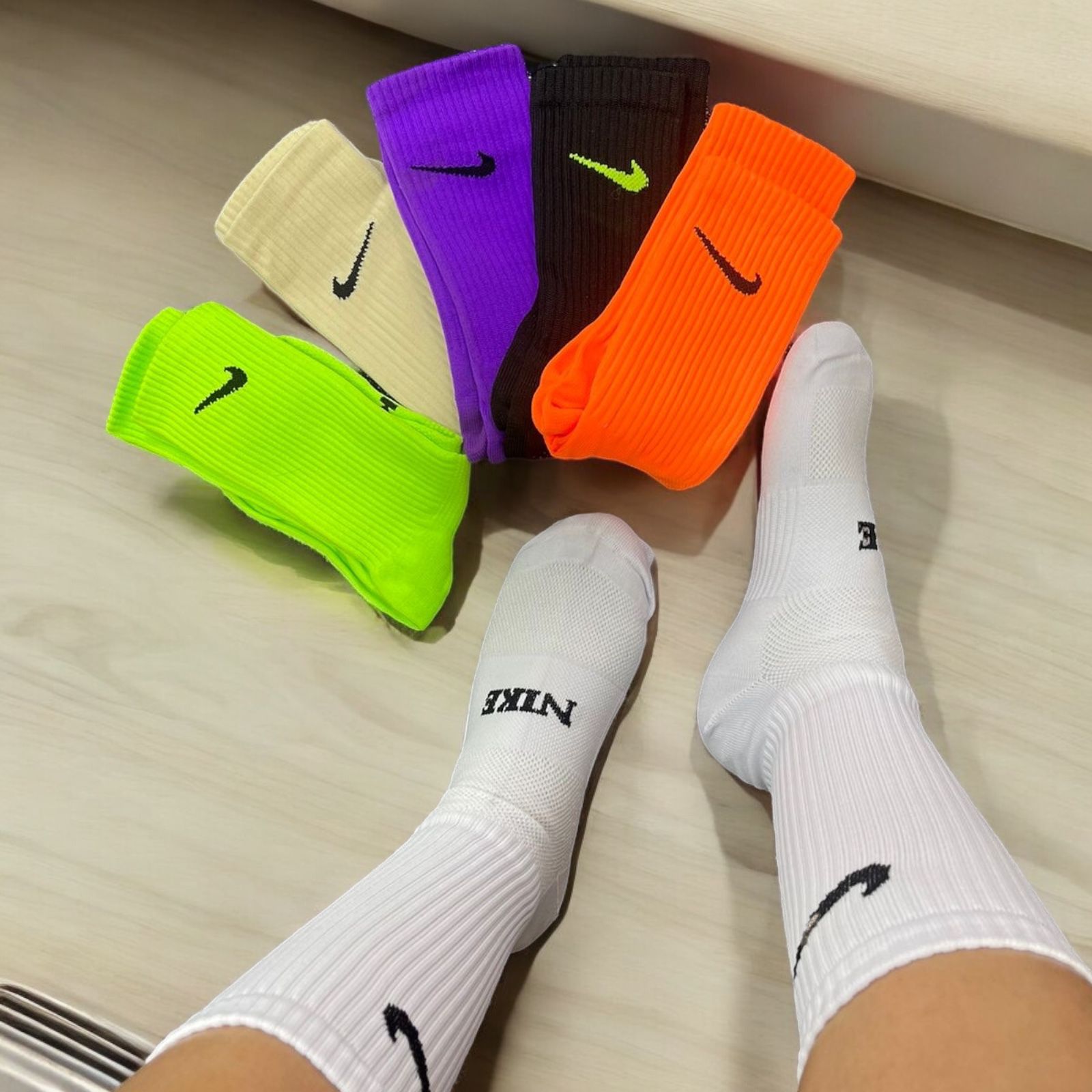 NIKE