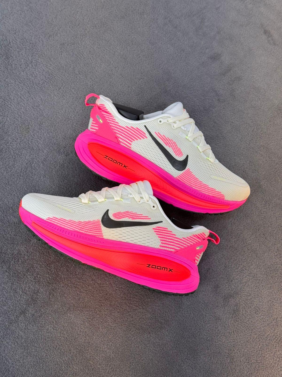 NIKE VOMERO 18