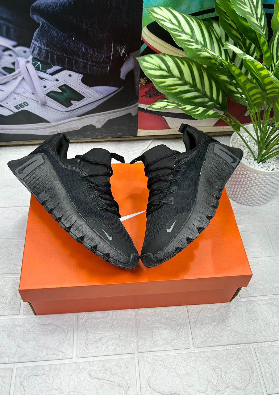 NIKE FREE METCON