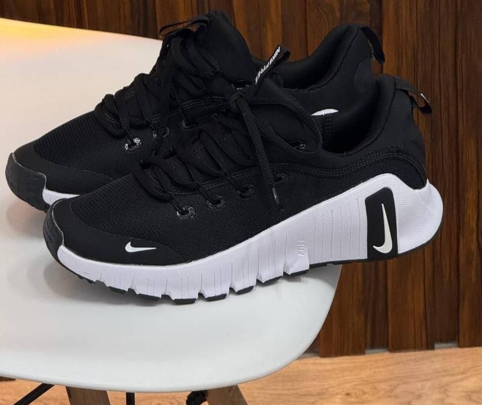 NIKE FREE METCON